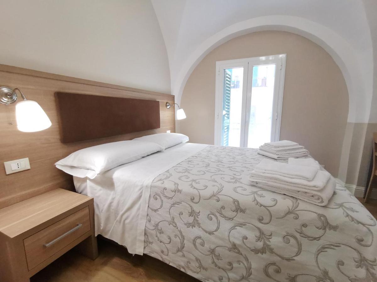 Opera Relais 85 Bed and Breakfast Messina Eksteriør billede