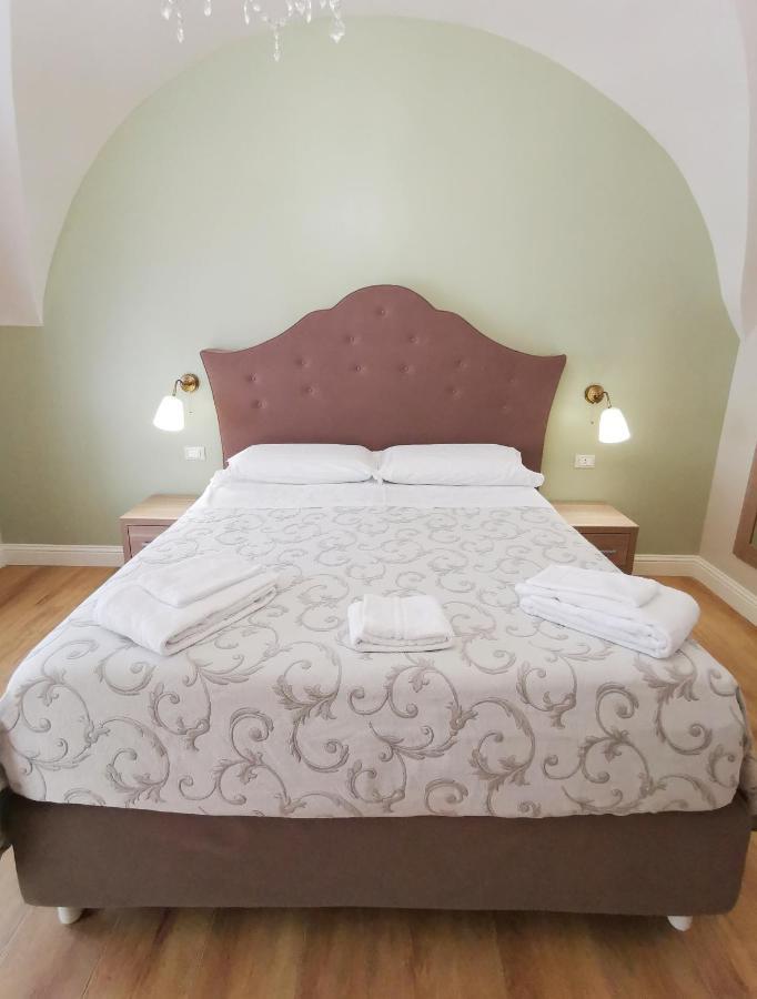 Opera Relais 85 Bed and Breakfast Messina Eksteriør billede
