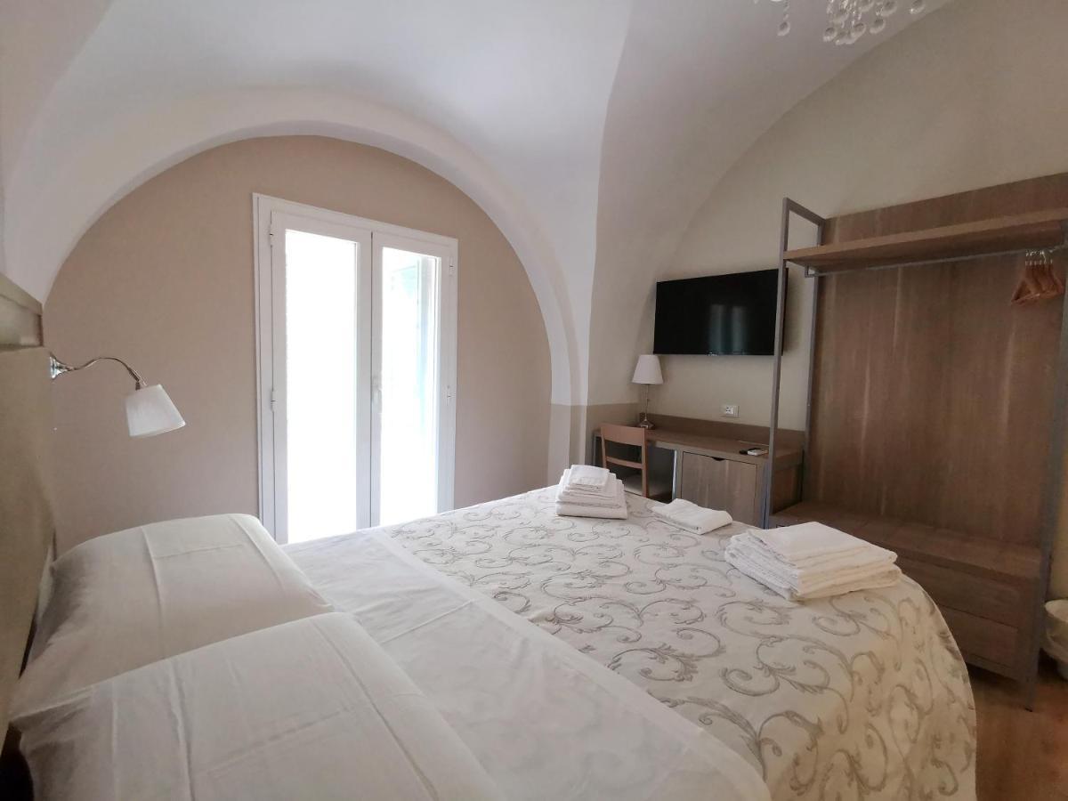 Opera Relais 85 Bed and Breakfast Messina Eksteriør billede